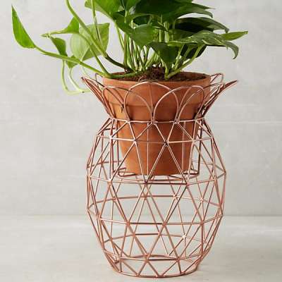 Pineapple Shape Wire Mesh Rose Gold Metal Planter and Pot stand