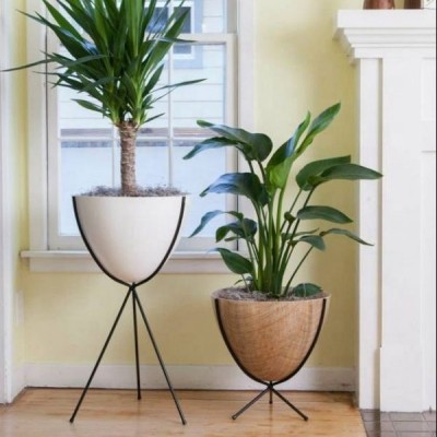 Egg Shaped Tripod pot plant stand metal